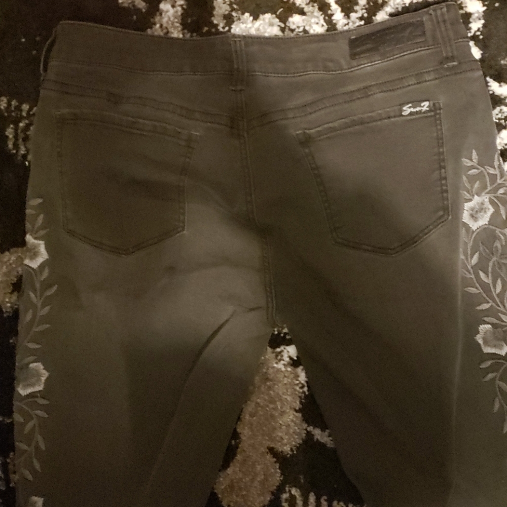 Seven7 Jeans - Picture 2 of 4